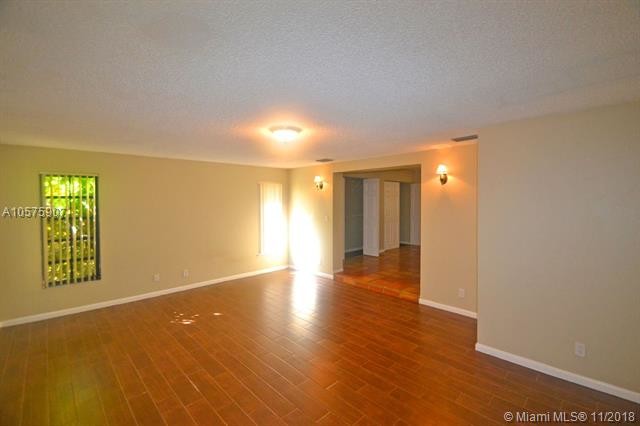 Foto del edificio - 5532 SW 1st Ct