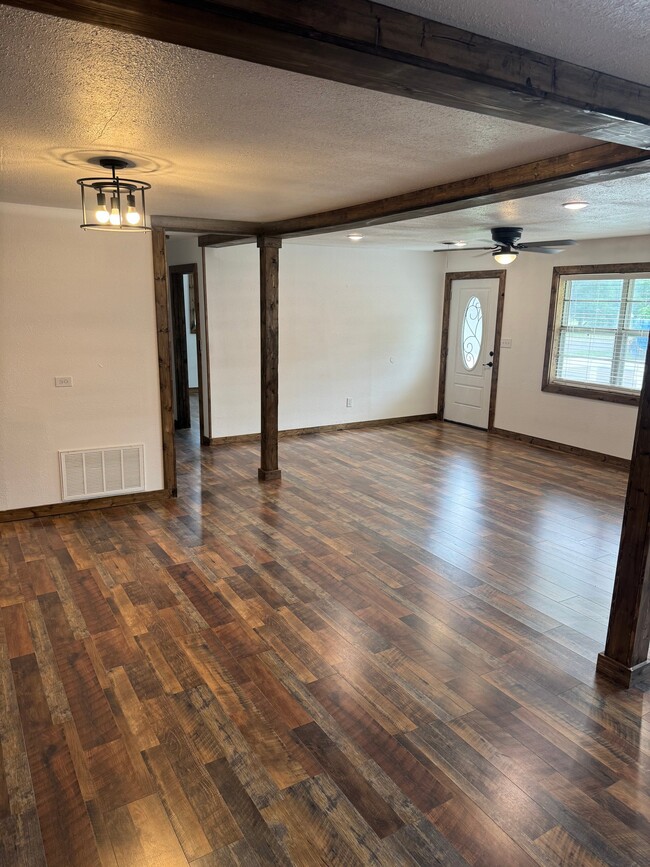 Building Photo - 123 N Washington St