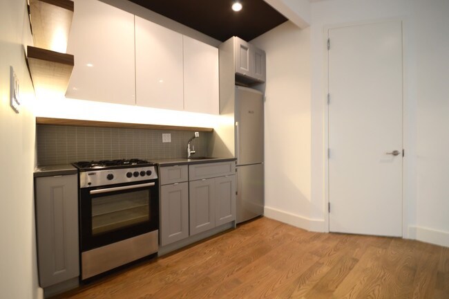 Floorplan - 85 MONTROSE AVE