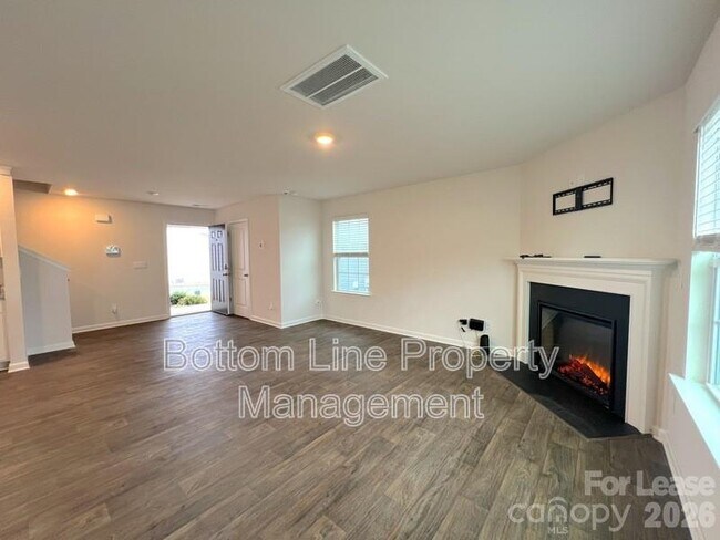 Foto del edificio - 1603 Blue Velvet Ln