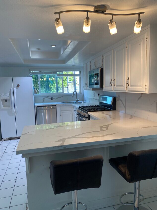 1600 Crescent Heights St Unit Downstairs Flat, Signal Hill, CA 90755