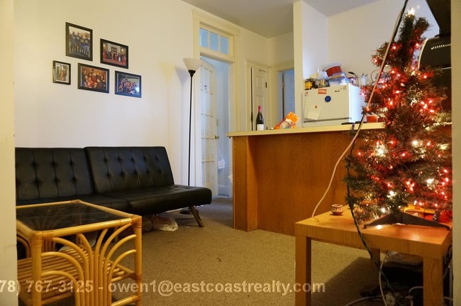 Foto del edificio - 828 Beacon St