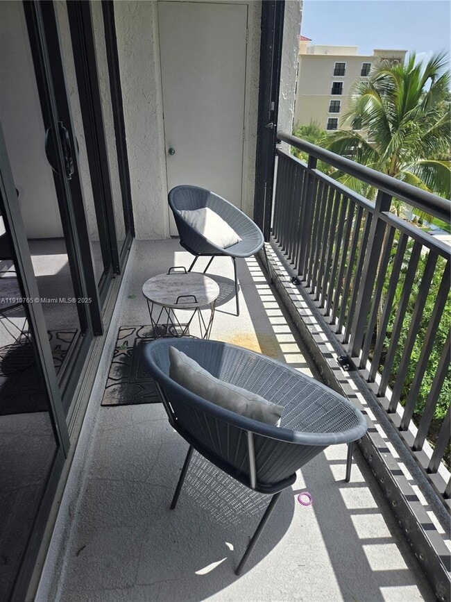 Building Photo - 2300 NE 33rd Ave