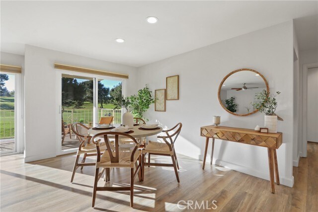 Foto del edificio - 2389 Via Mariposa W