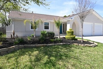 Building Photo - 15426 Peermont St