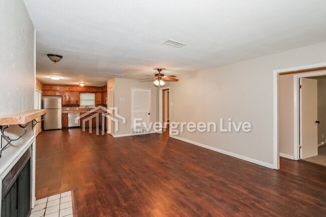 Foto del edificio - 311 Franklin Dr