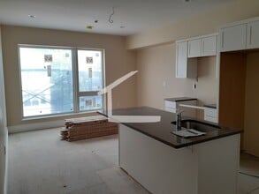 Building Photo - 9 Glencoe St