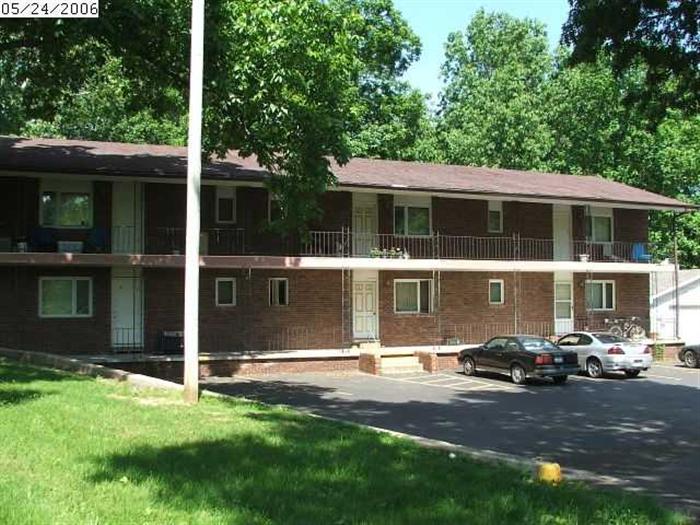 Primary Photo - 2100 E Grand Blvd