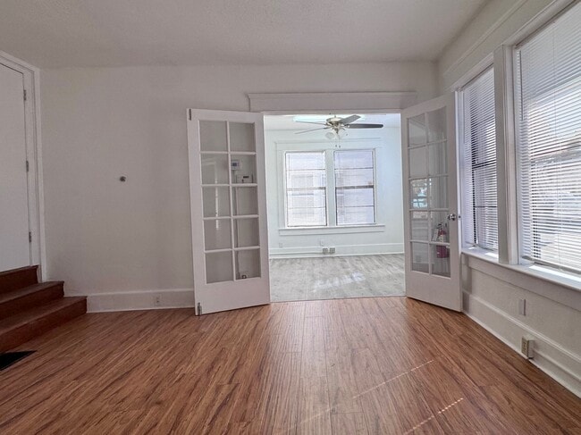 Building Photo - 436 N Grandview Ave