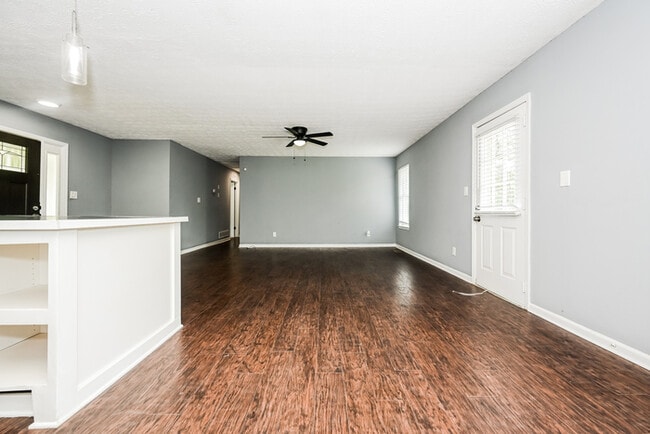 Foto del edificio - 7275 Indian Hill Trail