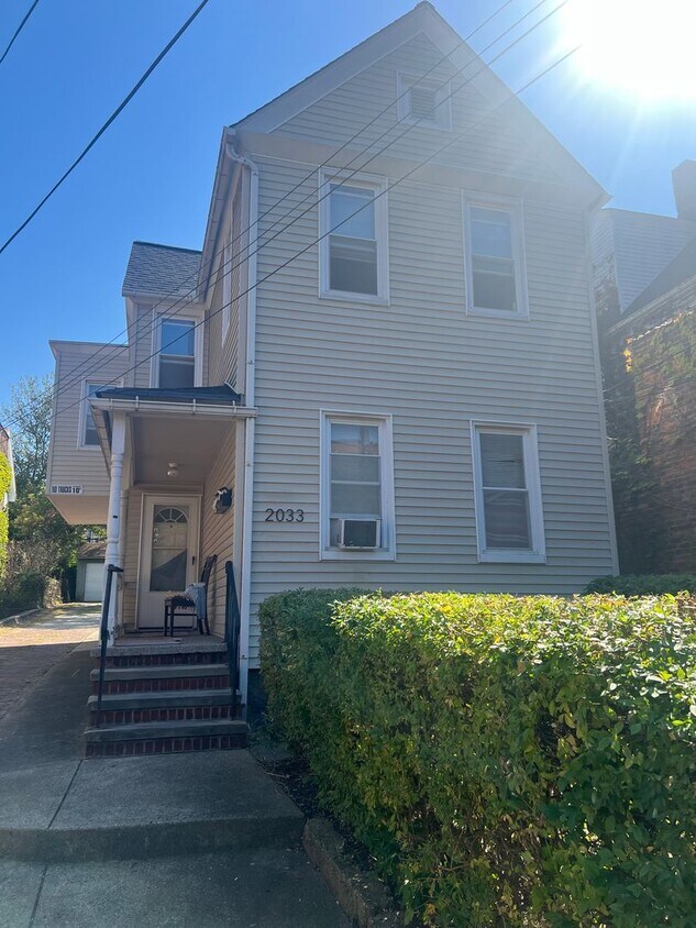 Foto principal - 2033 Murray Hill Rd