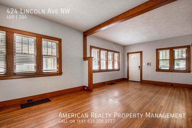 Foto del edificio - 424 Lincoln Ave NW