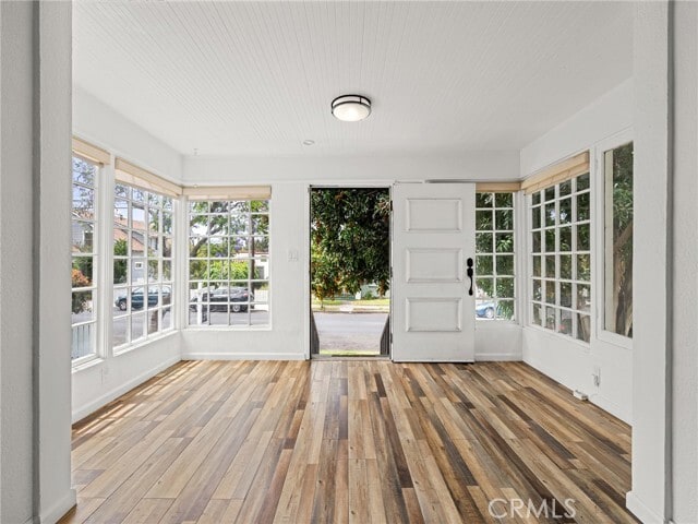 Building Photo - 757 N Loma Vista Dr