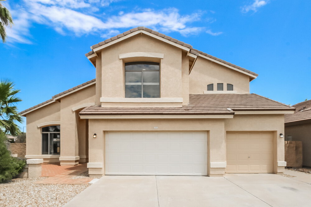 Primary Photo - 1356 E Black Diamond Dr