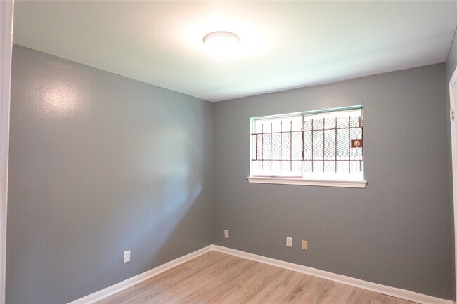 Building Photo - 10642 Wolbrook St