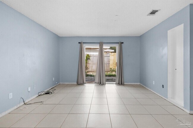 Foto del edificio - 1555 Green Briar Pkwy