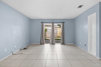 Building Photo - 1555 Green Briar Pkwy