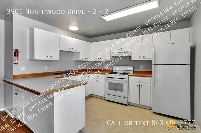 Building Photo - 3901 Northwood Dr