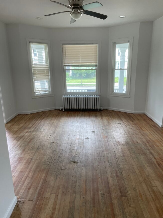 Building Photo - 211 Ontario St