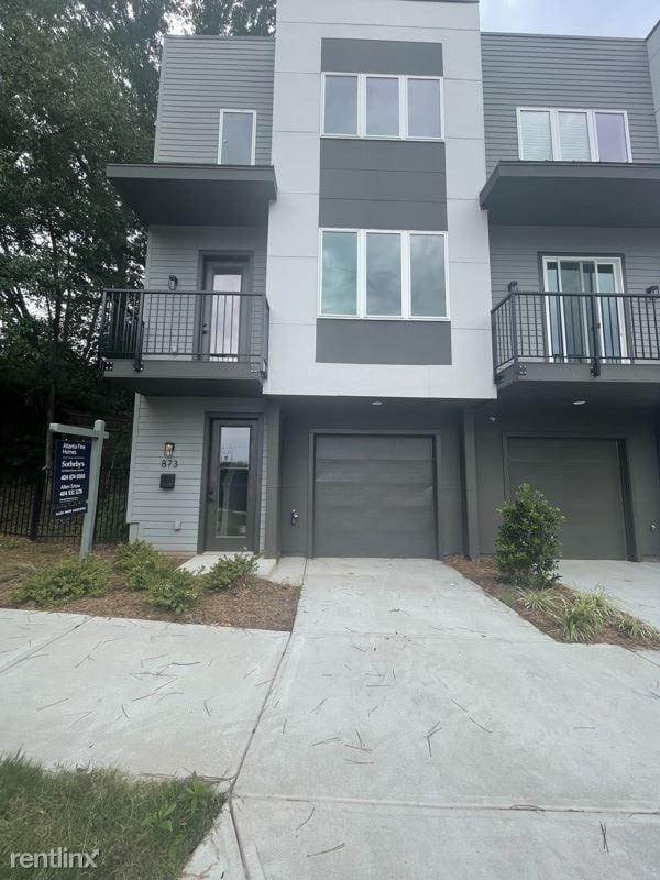 Primary Photo - 3 br, 3 bath House - 873 Cavanaugh Ave. SE...