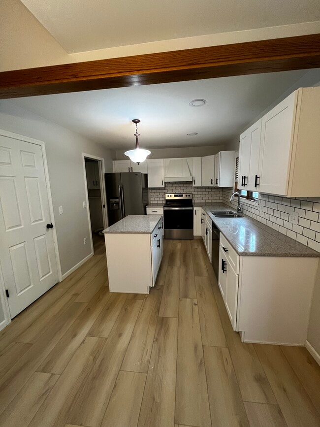 Building Photo - 705 Plainfield Ct