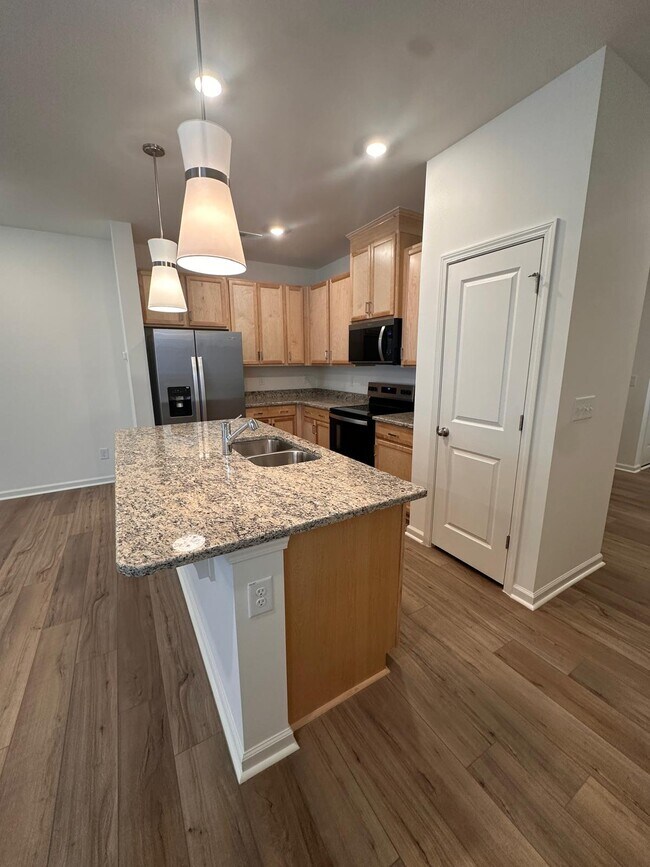 Foto del edificio - 10615 Brookside Reserve Rd