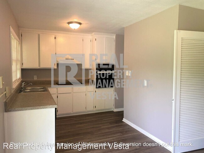 Building Photo - 3 br, 2 bath House - 1504 Berkshire Drive