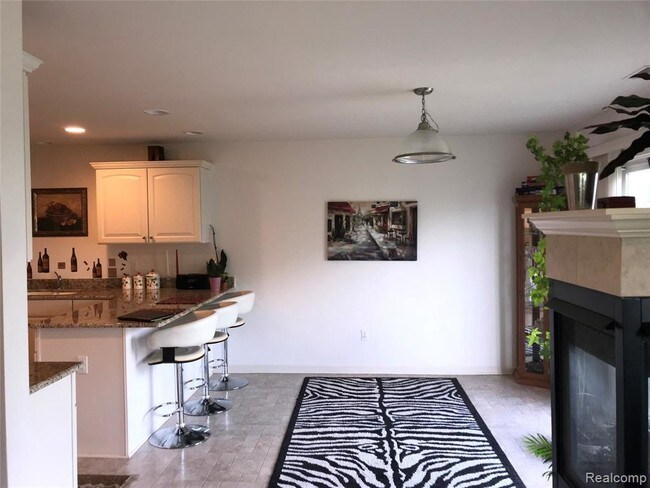 Building Photo - 14474 Shadywood Dr