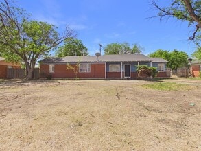 Building Photo - 2713 Duncan Dr