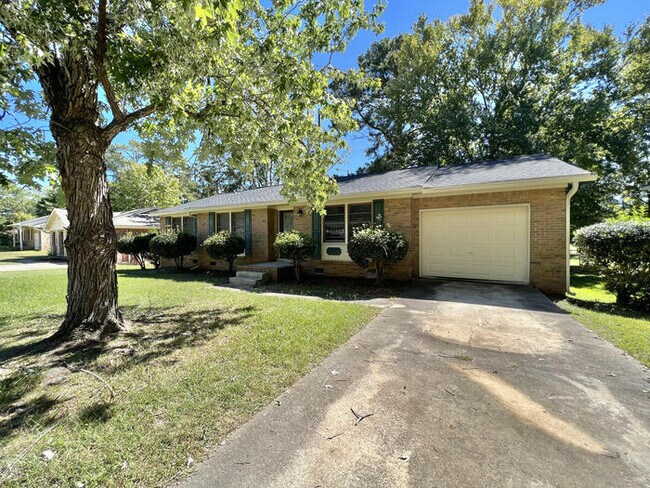 Building Photo - 212 Avery Lane