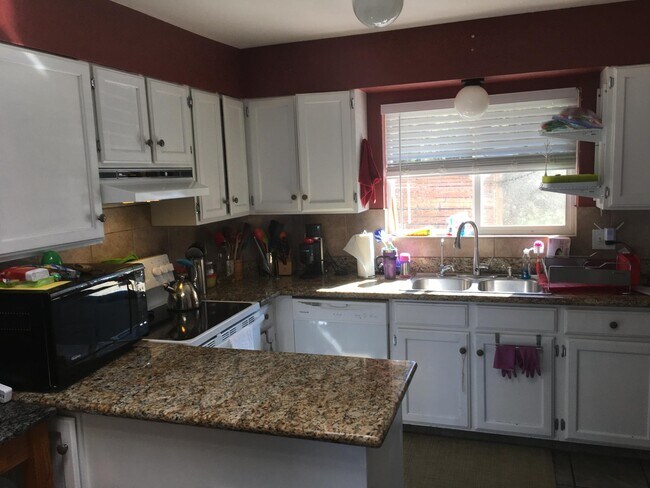 Kitchen - 4622 S Stratton Dr