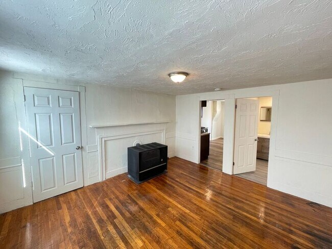 Building Photo - 7 Morrill St