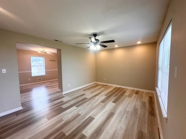 Building Photo - Updated Brick Ranch in Mt. Washington
