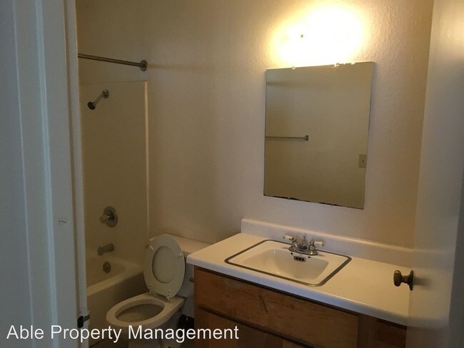 Foto del edificio - 1 br, 1 bath House - 1411 E. 11th St.