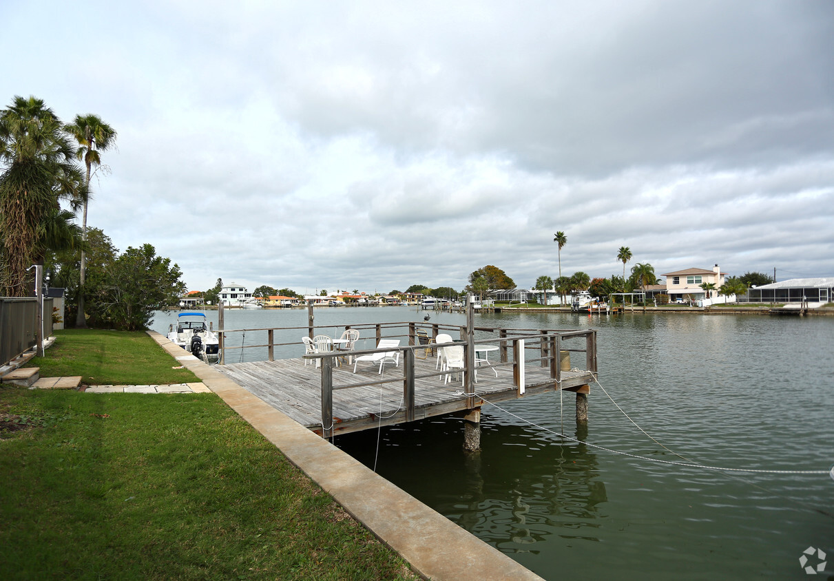 Foto del edificio - Island Way Apartments