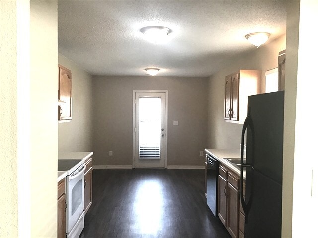 Building Photo - 15401 Ten Point Dr