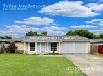 Foto principal - Charming 3-Bedroom Home with Fireplace in ...
