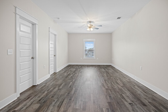 NEW 1BR Living room - Maple on Melody