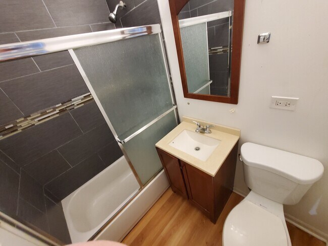 Foto del edificio - 1706 W 17th St