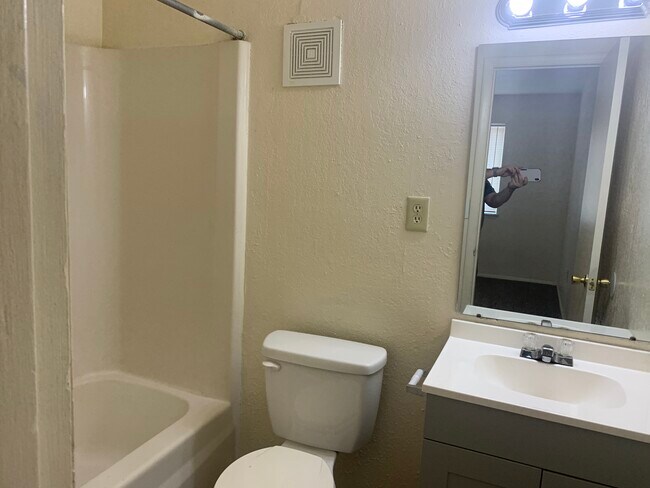 Foto del edificio - Riviera West