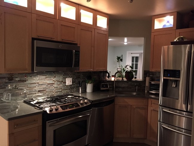 Kitchen - 601 Quincy Bridge Ln