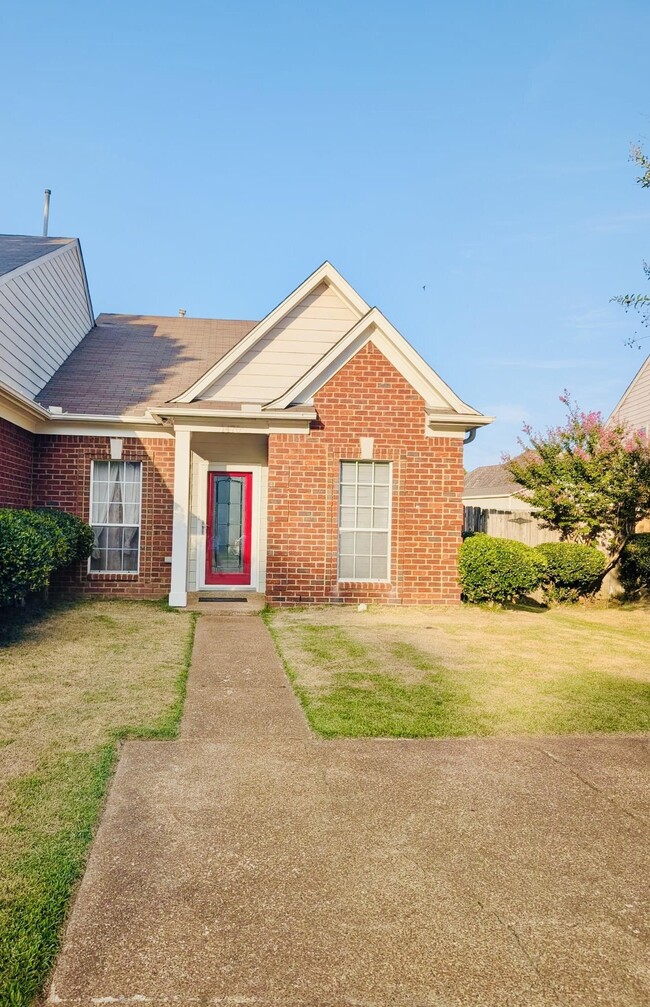 Photo - 1470 Estacada Way House