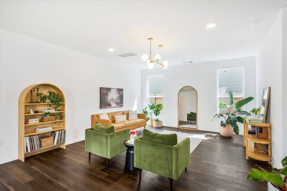 Foto principal - 25919 Chicory Dr