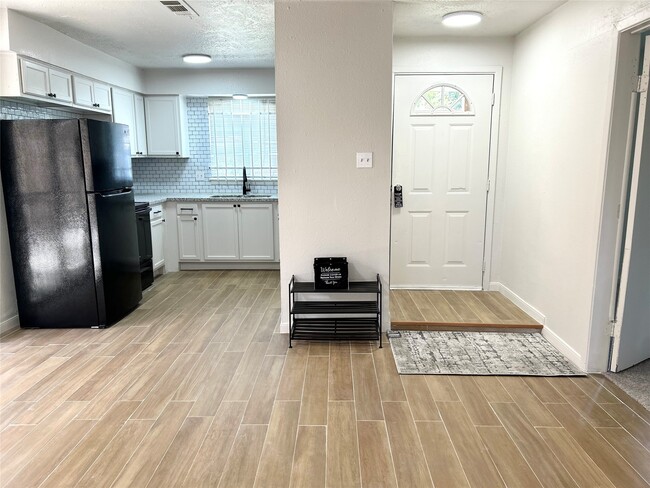 Foto del edificio - 15412 Chipman Ln.