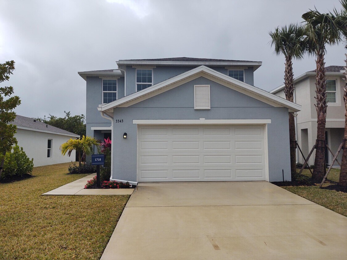 Foto principal - 3343 Madison Square Ln