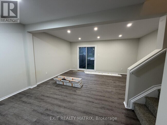 Building Photo - 2622 Pimlico Crescent