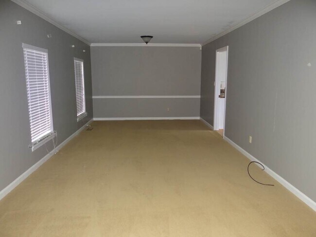 Building Photo - Home for rent in Hoover!