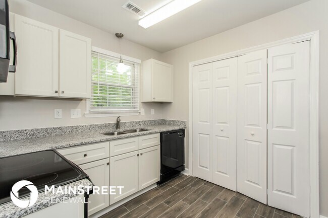 Foto del edificio - 5334 Rolling Oak Ln