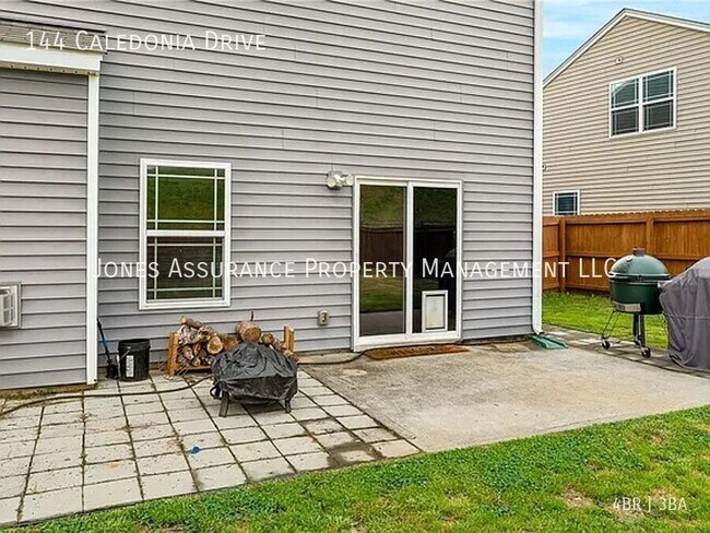 Foto del edificio - 144 Caledonia Dr