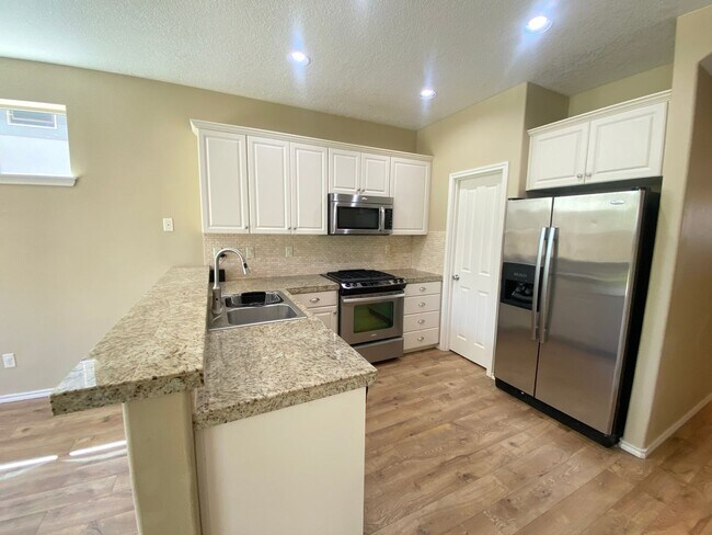 Foto del edificio - Beautiful Bethany 4 Bedroom 2 1/2 Bath Hom...
